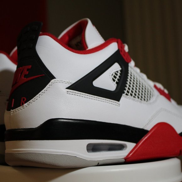 Air Jordan Retro 4s - Fire Red (EARLY RELEASE) - Picture 4 of 7